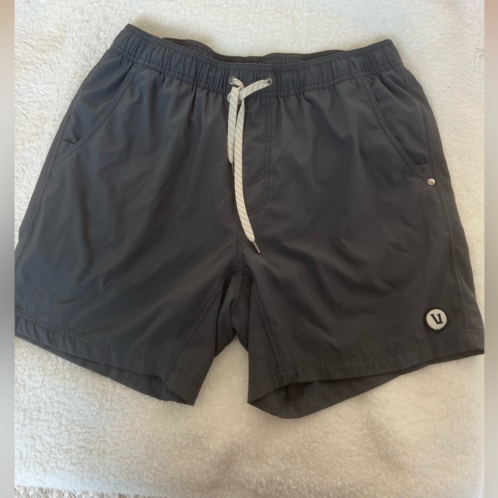 Vuori Mens Kore Shorts Athletic Gym Performance 6” inseam